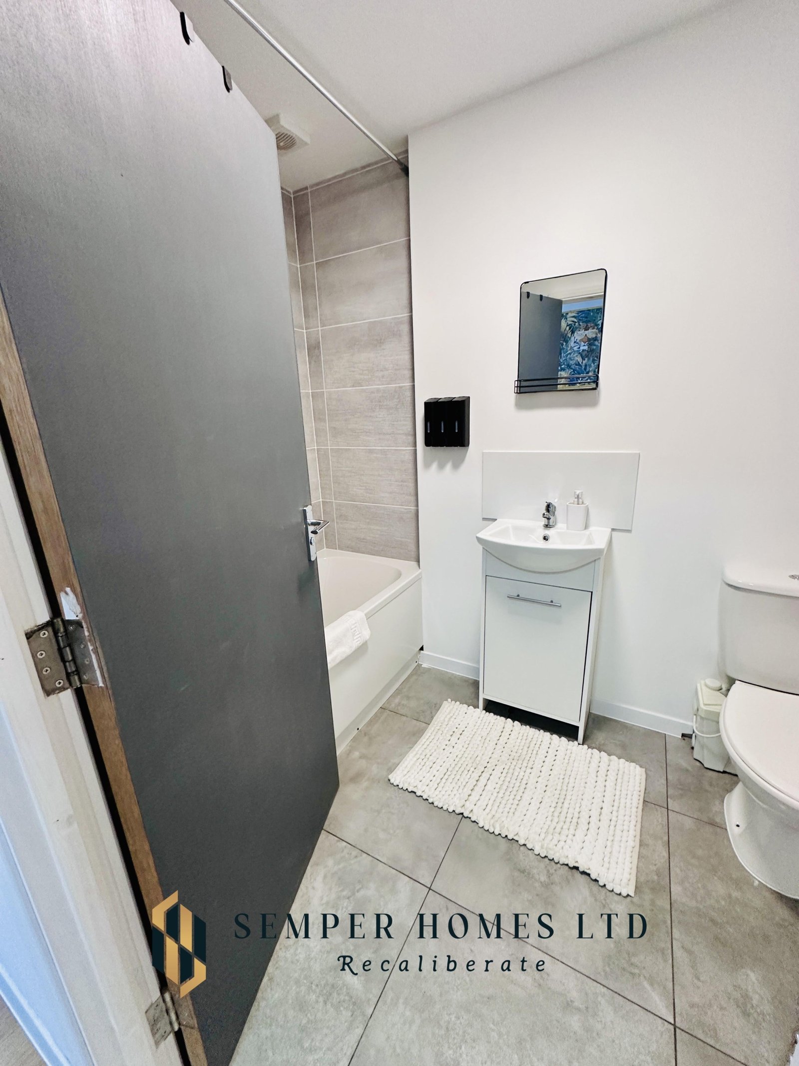 bathroom-vacation-rental-high-street-mexborough-UK