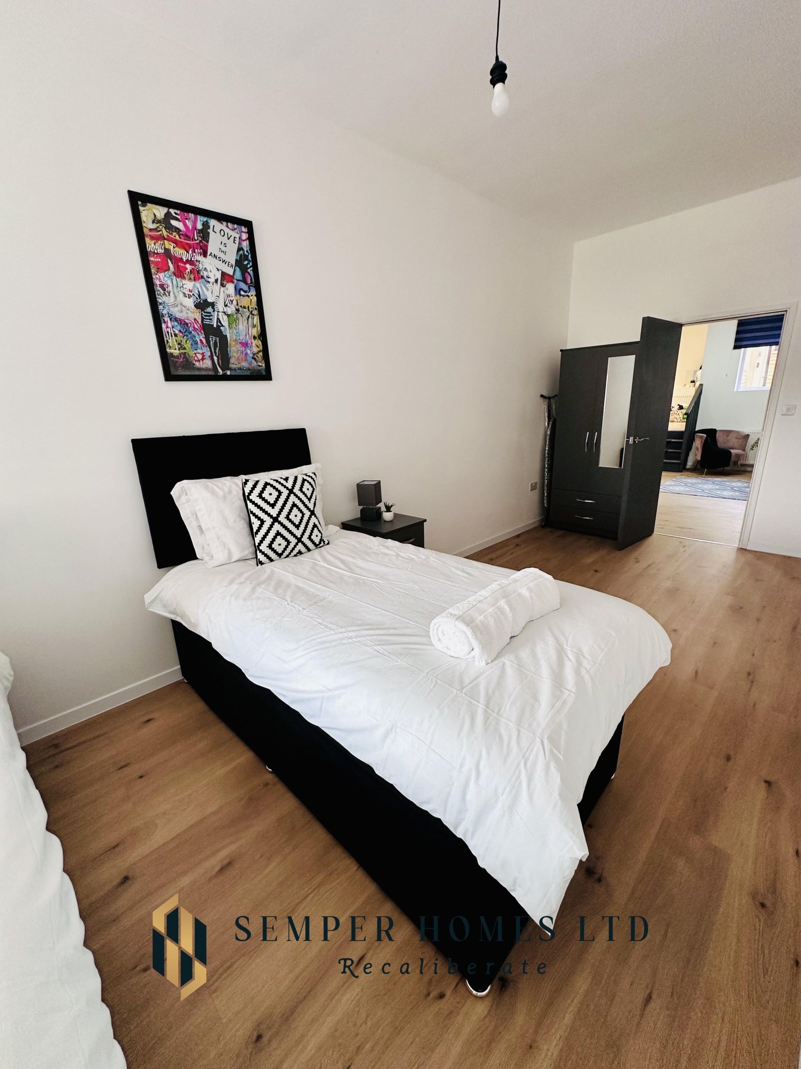 bedroom-singlebed-1-nightstand-high-street-mexborough-UK