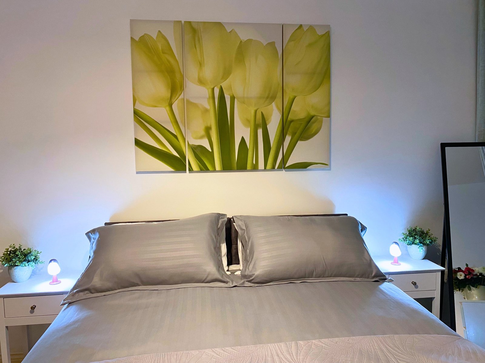 bedroom_king_size_bed