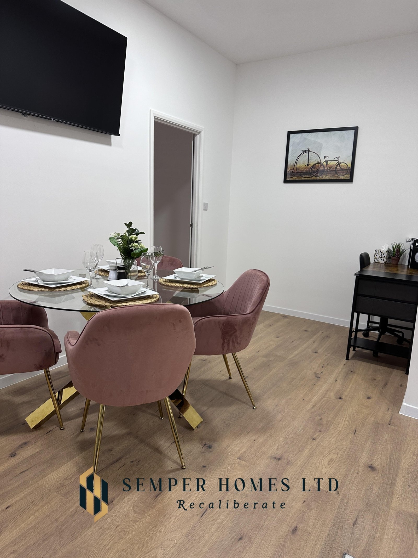 diningarea-workspace-vacation-rental-in-high-street-mexborough-UK