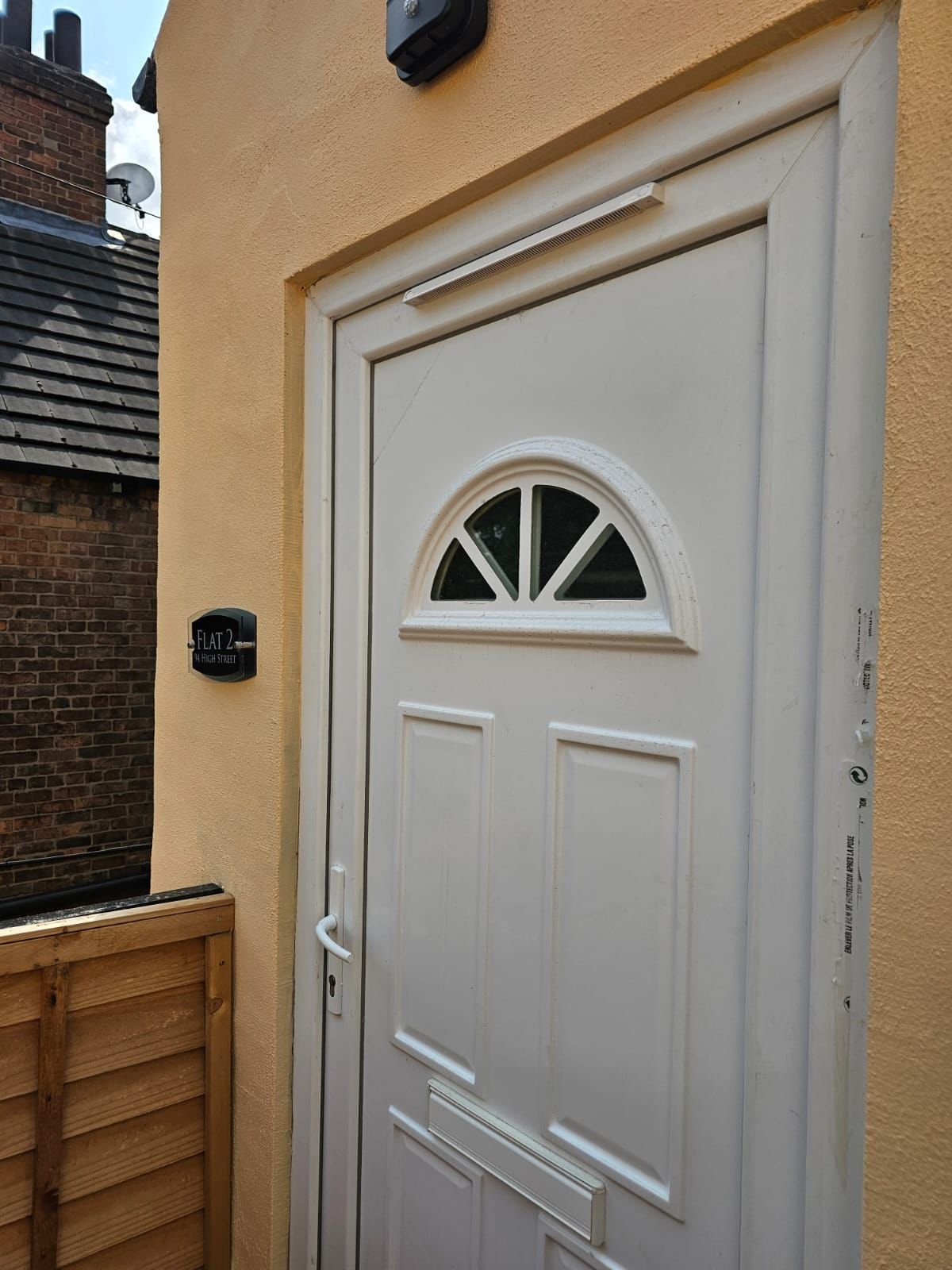 front-entrance-short-term-rental-at-high-street-in-mexborough-UK