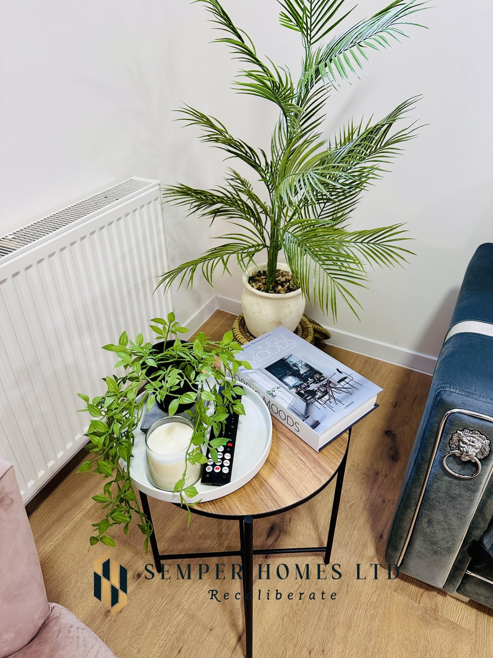 livingroom-coffeetable-vacation-rental-high-street-mexborough-UK