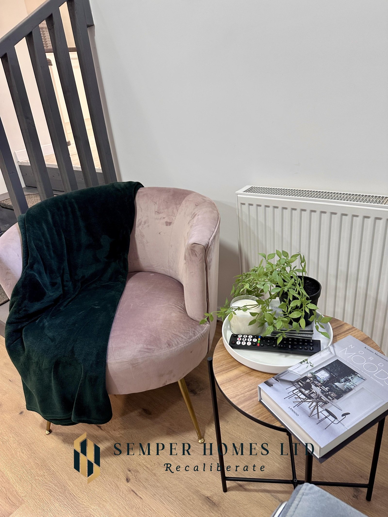 livingroom-seater-vacation-rental-high-street-mexborough-UK