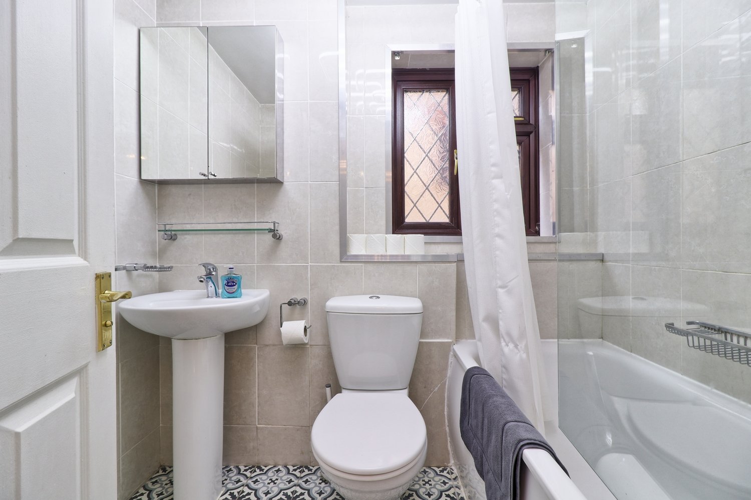 IMG_0304_5_6_easyHDR-interior3