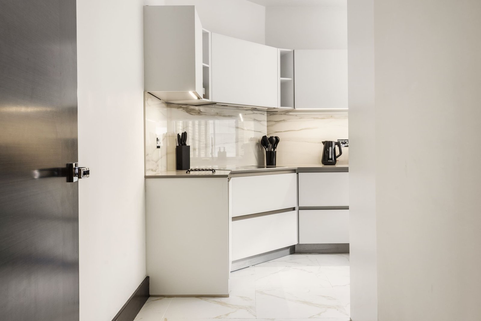 Bryanston Mansions W1H-13